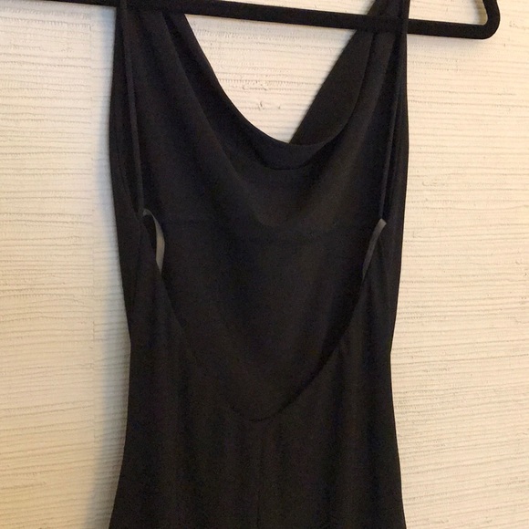 Backless LBD - Picture 5 of 8